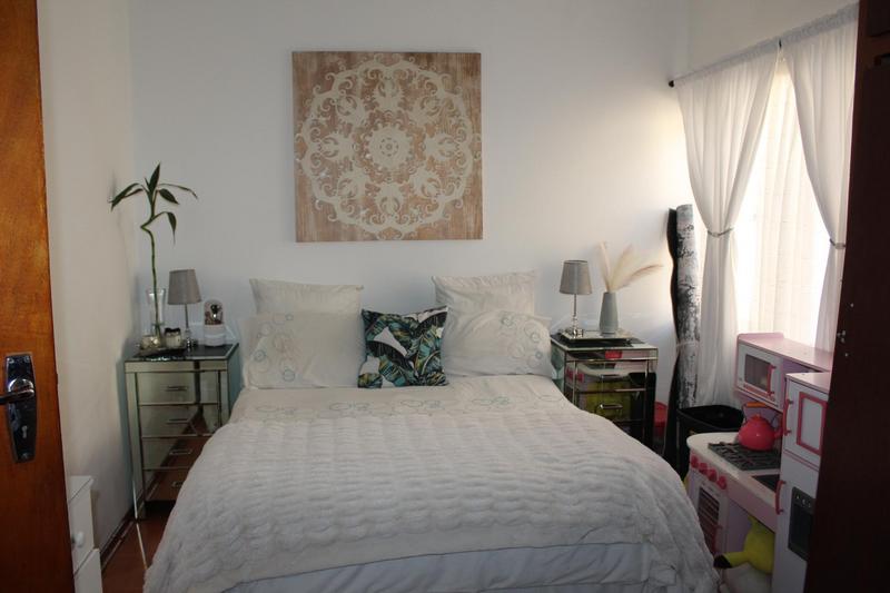 7 Bedroom Property for Sale in Vasco Estate Western Cape